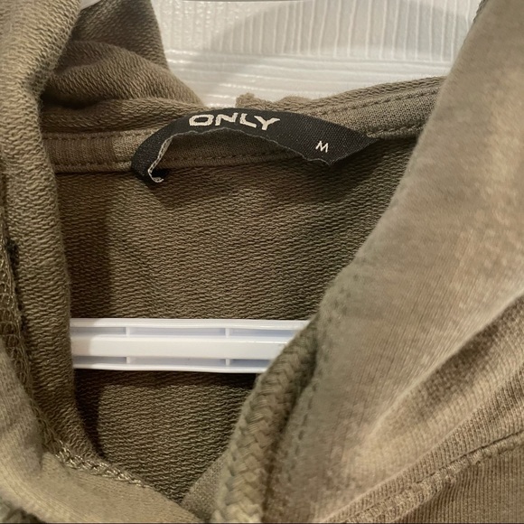 Green Medium Graphic Atlanta Hoodie | Only - Picture 6 of 8